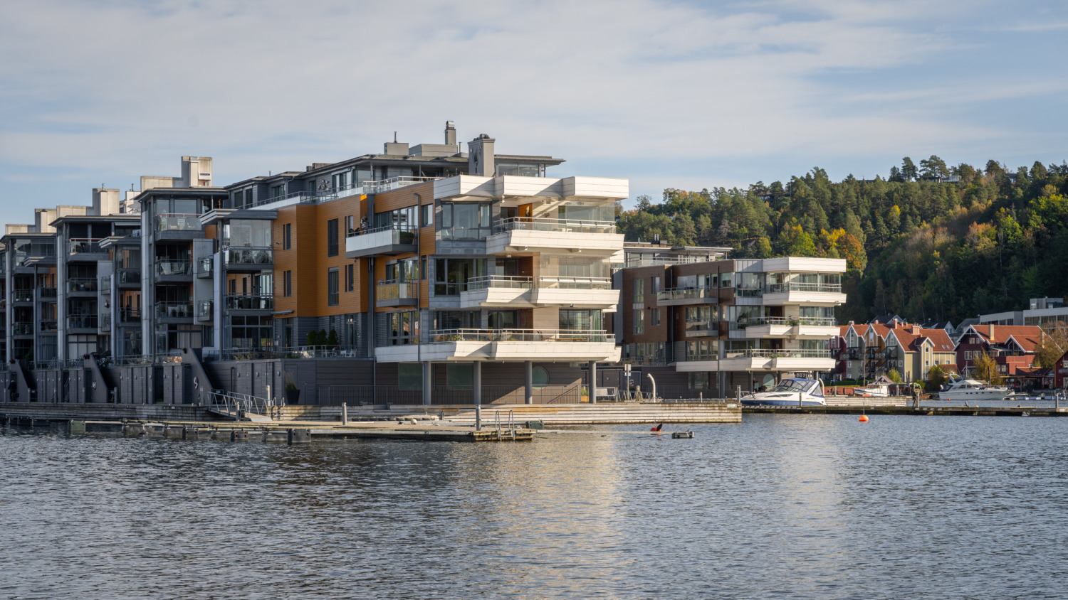 https://www.nielstorp.no/wp-content/uploads/2007/03/oa060_n103-1500x844.jpg