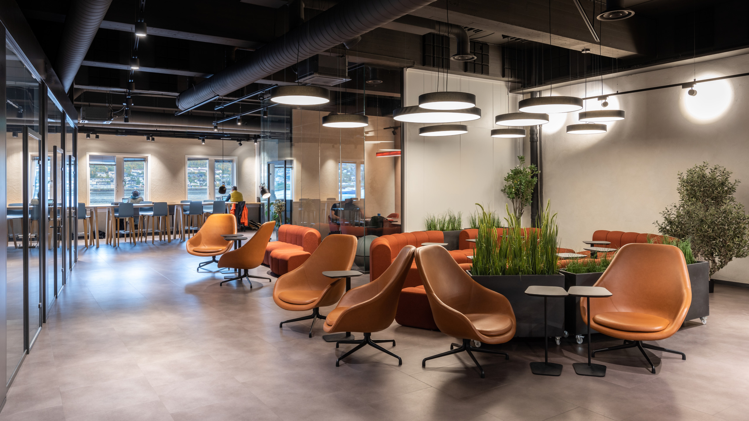 https://www.nielstorp.no/wp-content/uploads/2019/10/flow_coworking_6-scaled.jpg